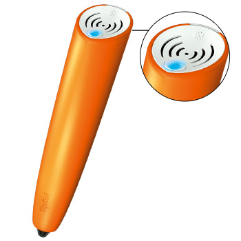 tiptoi Stift der 3. Generation mit orangener Hülle. Das im Stift integrierte Mikrofon ermöglicht es Kindern, Geräusche und Sprache selbst aufzunehmen.